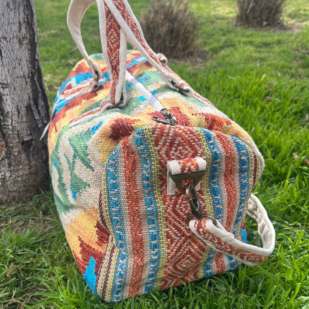 Bohemian Western Weekender Red/Orange Geometric Travel Bag NWT - Picture 10 of 13